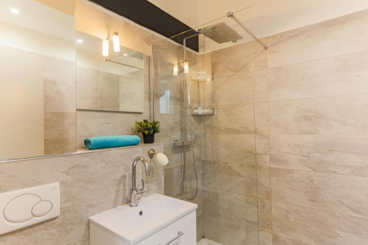 The Liberty Ap4200 By Riviera Holiday Homes Nice Ngoại thất bức ảnh